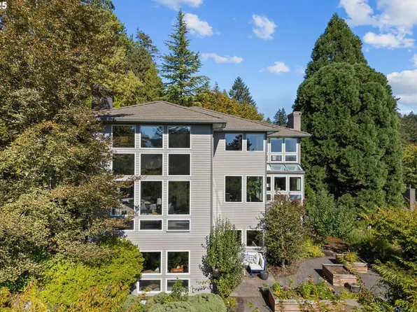 2642 SW Bucharest Ct, Portland, OR 97225