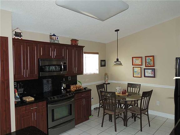 5th image of 1382 Barcelona Way
