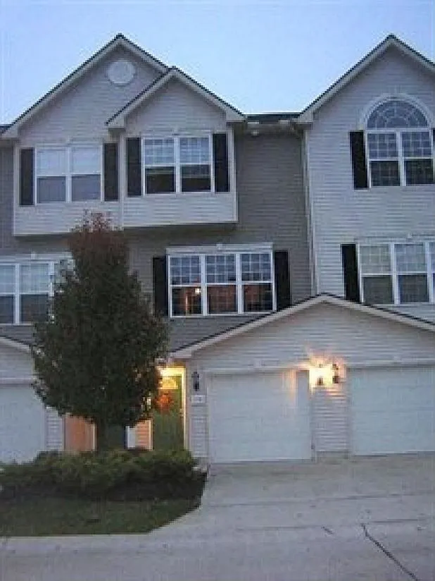 3793 Freedom Pl photo 1