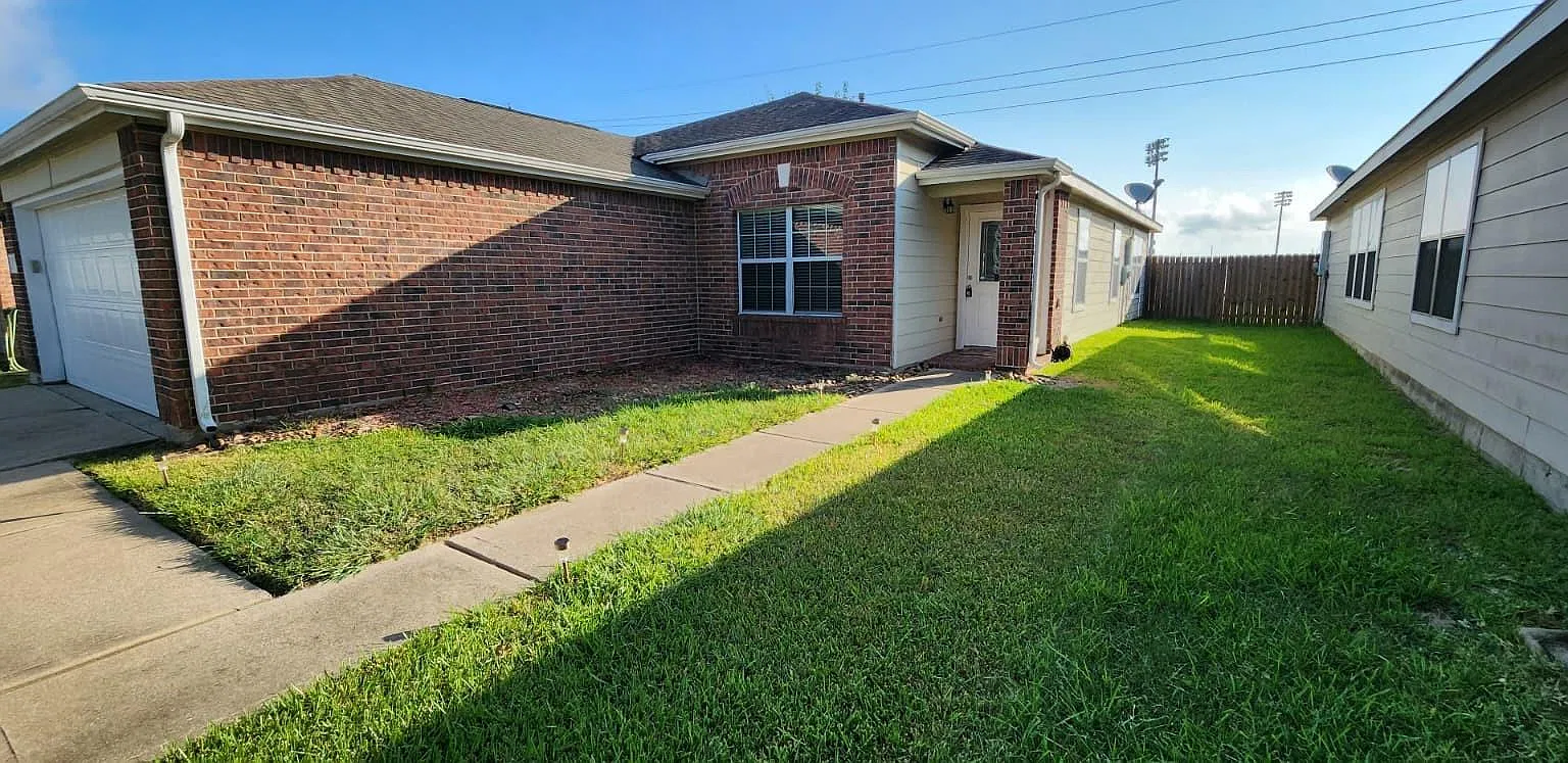3 bed, 4.0 bath, 1605 sqft, $2,000 — Photo 1