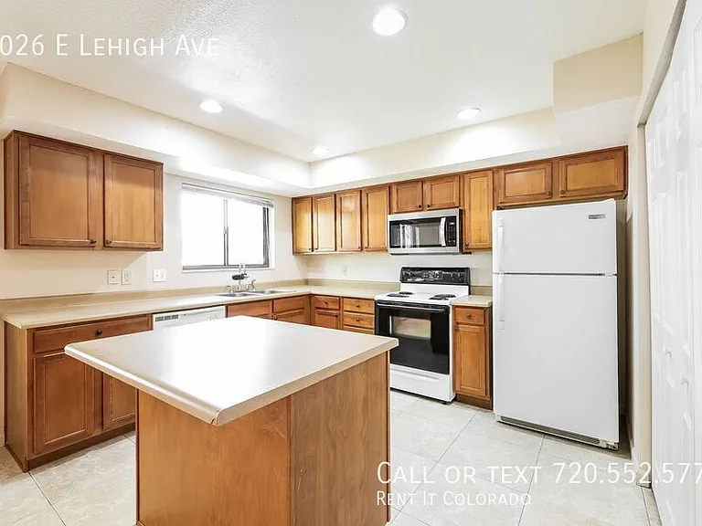 9026 E Lehigh Ave — Photo 5