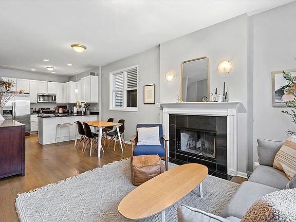4th image of 2913 N Damen Ave #1