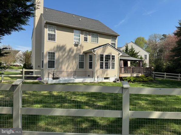 321 Early Pride Ct, Pasadena, MD 21122