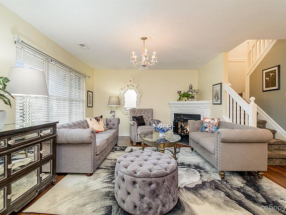3rd image of 6011 Leek Ct