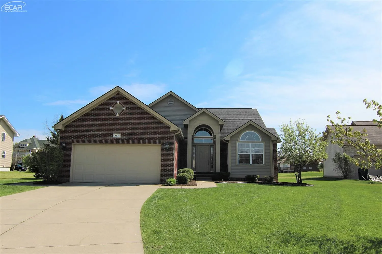5492 Aspen Cir photo 1