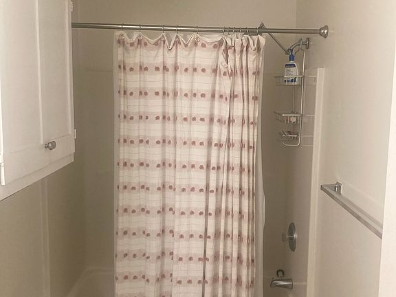 4th image of 418 Janie Ln