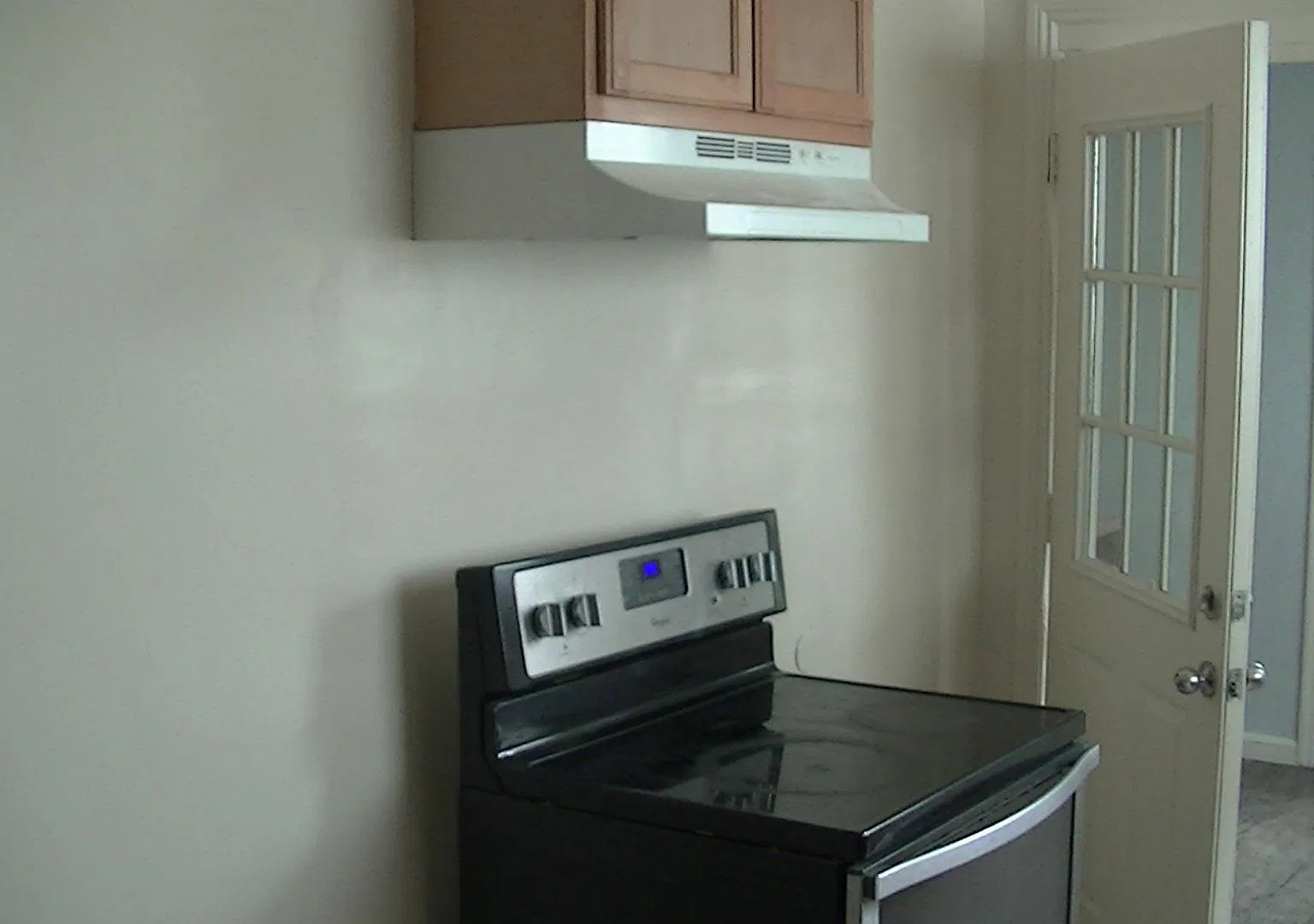 4 bed, 1.5 bath, 1680 sqft, $1,899 — Photo 2