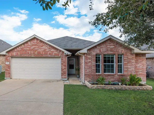 1233 Nighthawk Rd, Fort Worth, TX 76108
