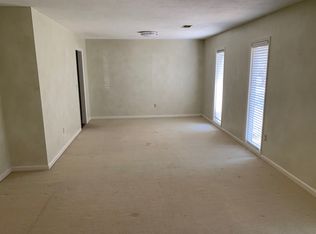 2305 Peacock Dr, Dublin, GA 31021