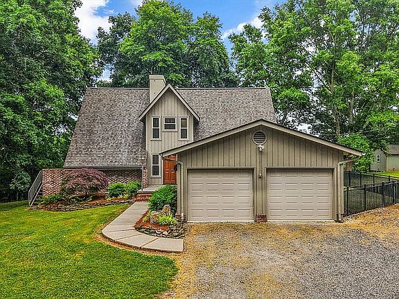 3rd image of 4147 Conger Rd