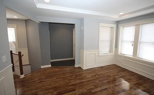 1st image of 530 E 87th Pl