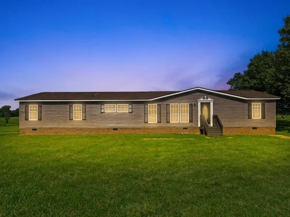 983 Rock Springs Rd, Bethpage, TN 37022
