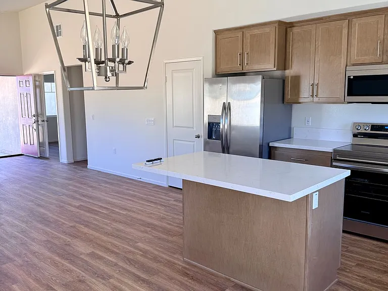 11705 Sebastian Rd — Photo 22