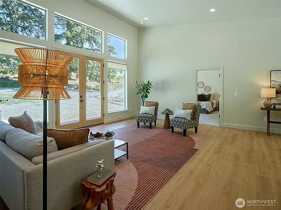 4th image of 956 Paine Road