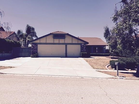 2nd image of 2858 Cape Dr