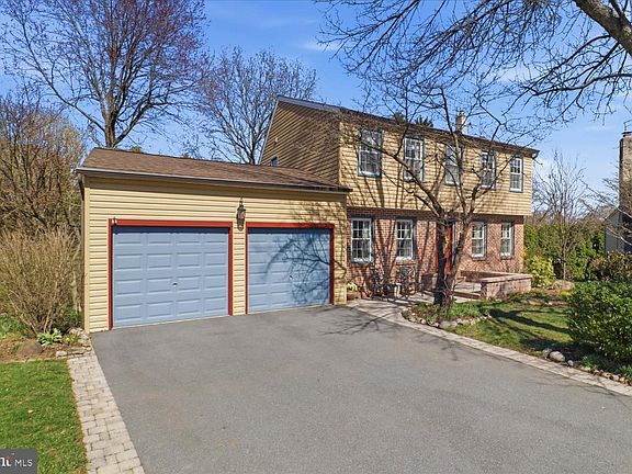 4th image of 3309 Caroline Dr