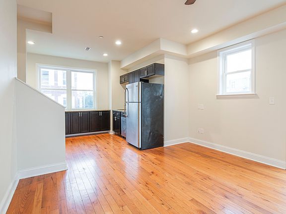 4th image of 2114 N 17th St Floor 2
