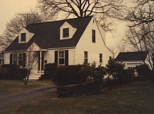 80 Moritz Pl, Fairfield, CT 06825