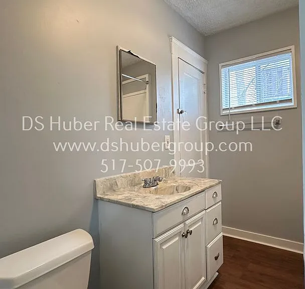 824 Cleveland St — Photo 9