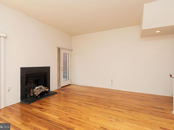 5th image of 215 N 23rd St