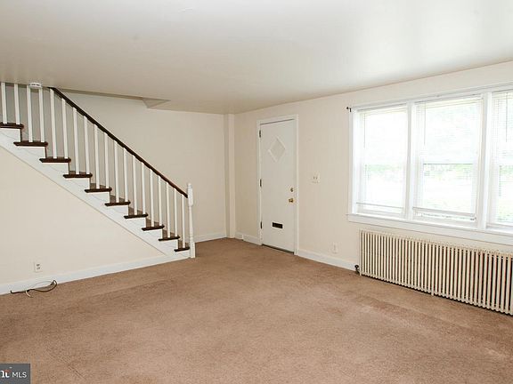 3rd image of 10 S Bancroft Pkwy