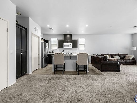 4th image of 2729 Meadowbrook Dr
