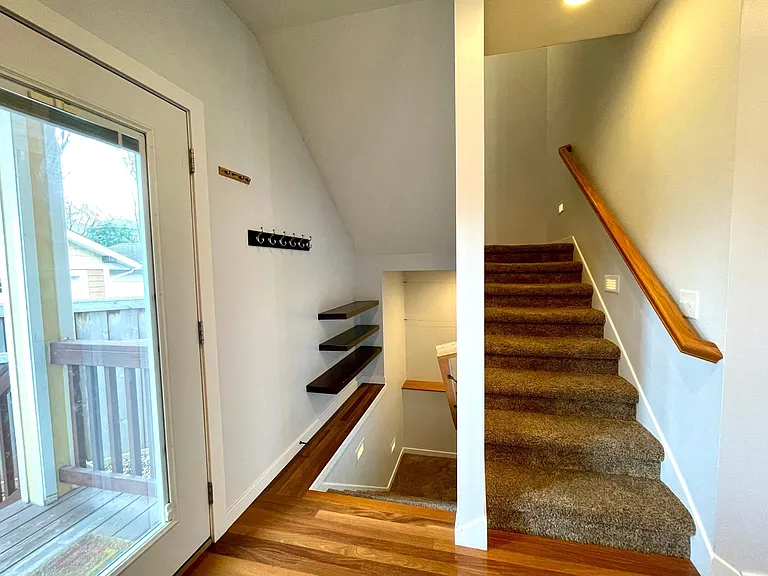 403 Monroe Ave S — Photo 13