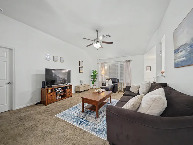 1123 Abbey Rdg — Photo 6