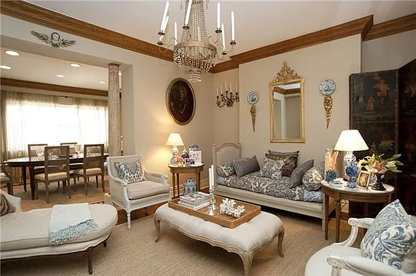 Sold by Leslie J. Garfield | media 6