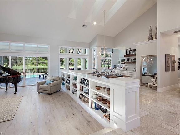 5th image of 4602 Oak Leaf Dr