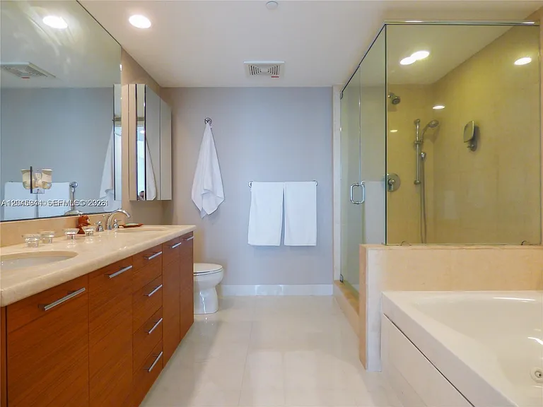50 Biscayne Blvd #4208 — Photo 13