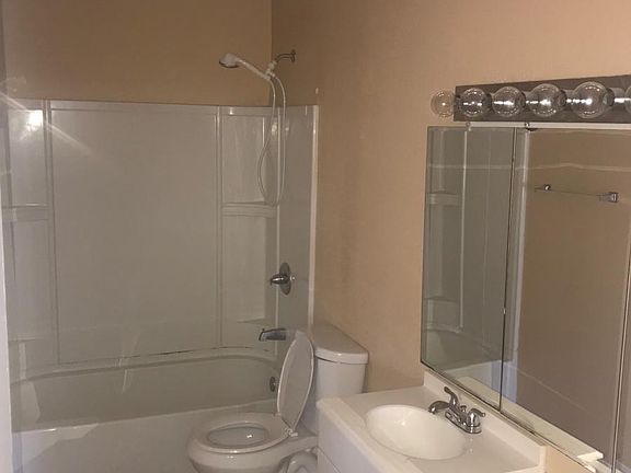5th image of 3523A Berkley Dr