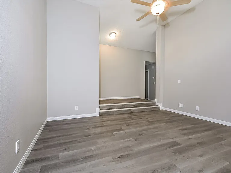 3316 Sturbridge Cir — Photo 4