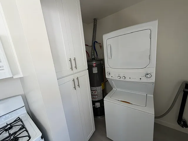 428 N Lomita St #428 — Photo 10
