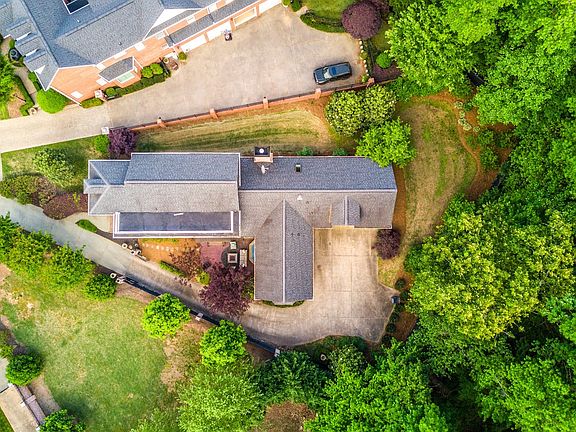 5th image of 715 Lady Hillingdon Ct