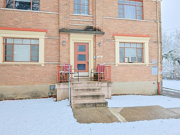 4th image of 537 Camden Ave