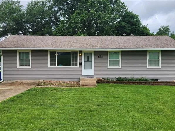 8138 Sterling Ave, Raytown, MO 64138