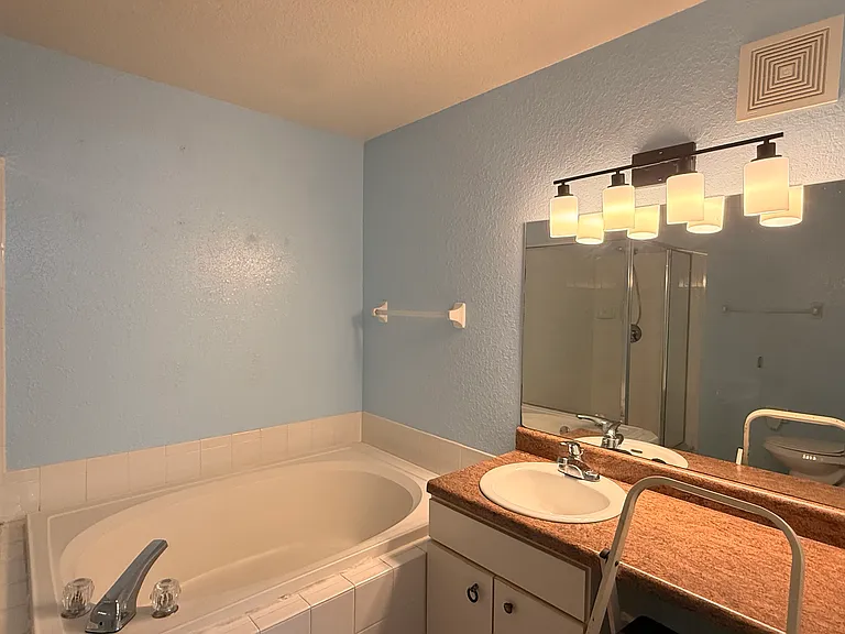 16381 Enclave Village Dr — Photo 17