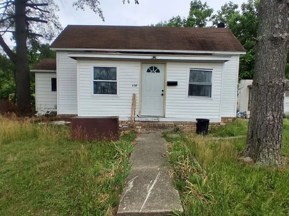 428 S Central St, Benton, IL 62812