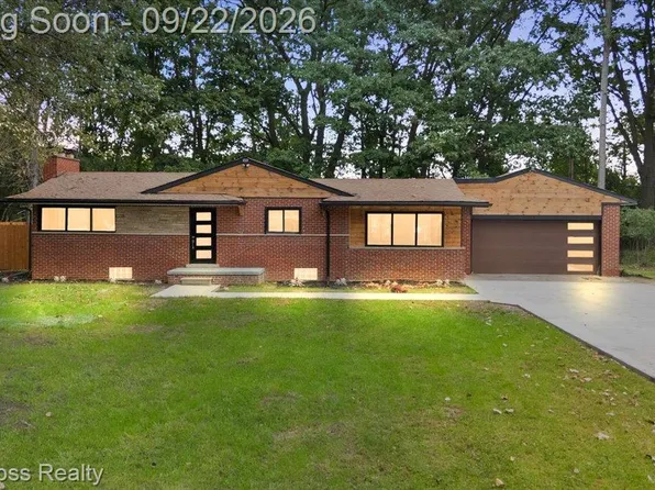 25240 Muerland Rd, Southfield, MI 48033
