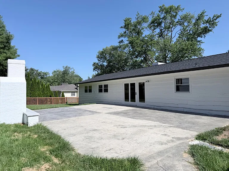18 Carjen Ave — Photo 84