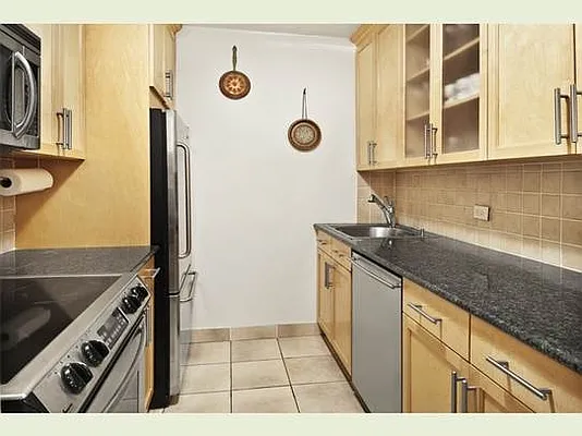 Sold by Stribling | media 22