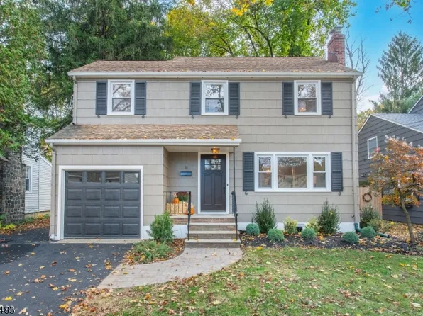 10 Plymouth Pl, Roseland Boro, NJ 07068