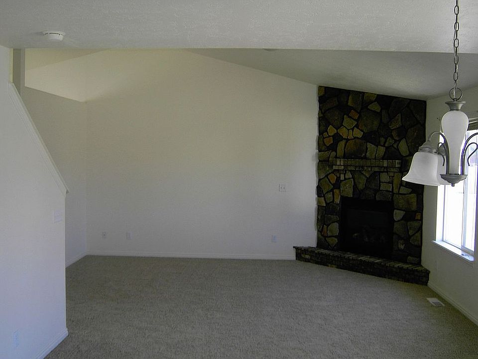 2nd image of 2126 E Lodge Pole Dr