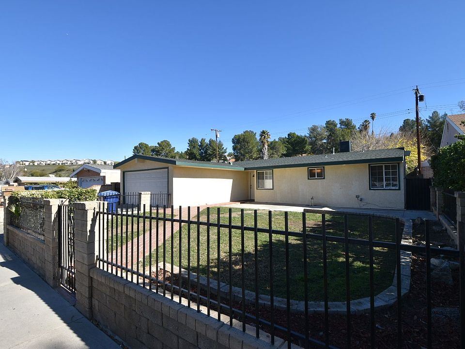 1st image of 27264 Crossglade Ave