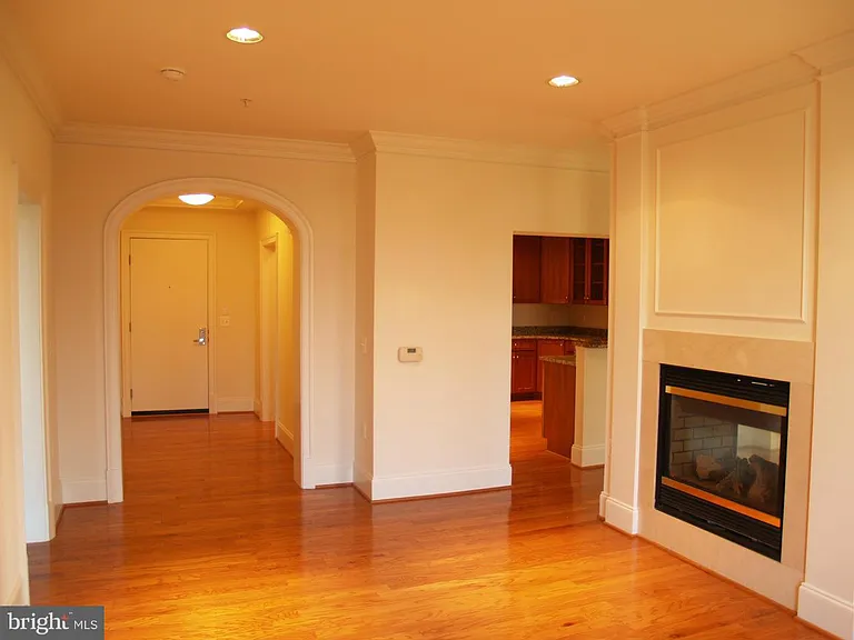 600 2nd St #303 — Photo 10