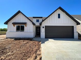 2417 W Charleston St, Broken Arrow, OK 74011