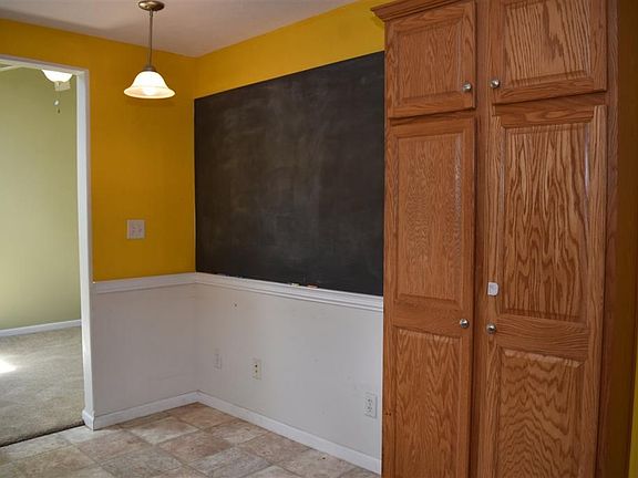 4th image of 52670 Francis St