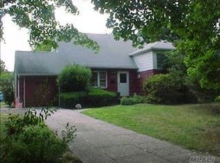1524 Lincoln Blvd, Bay Shore, NY 11706