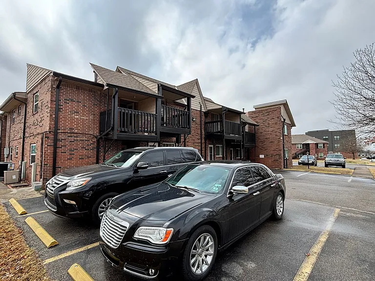 320 E Edwards St #6 — Photo 18